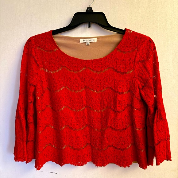 Red lace crop top with flared sleeve - Picture 1 of 4